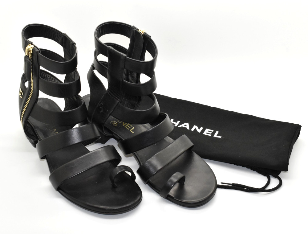 B00 Auth CHANEL Black Leather CC Logo Low Block Heel Gladiator Sandals Sz 37.5C